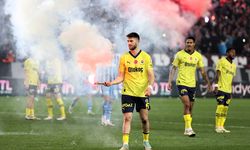 Fenerbahçe, olaylı Trabzon deplasmanından 3 puan çıkardı