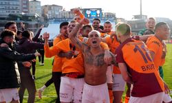 Kasımpaşa'yı 4-3 mağlup eden Galatasaray, liderliği bırakmadı