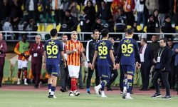 Fenerbahçe, tarihe geçecek bir olaya imza atarak Süper Kupa maçında sahadan çekildi