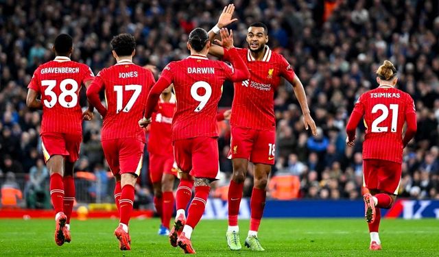 Liverpool, Premier Lig'deki zirve yarışında liderliğe yükseldi