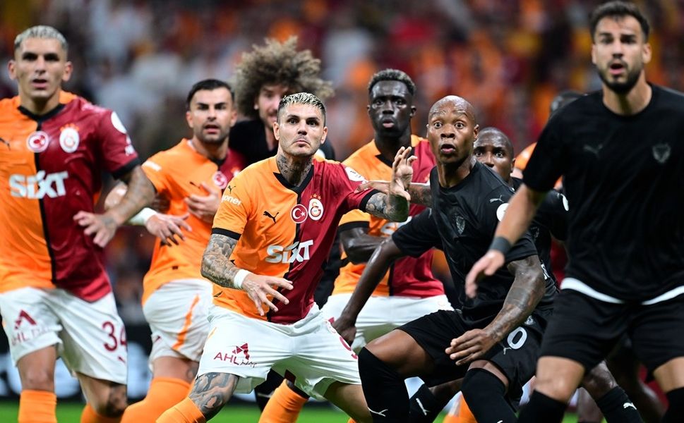 Galatasaray, sezonun açılış maçını geriden gelerek kazandı