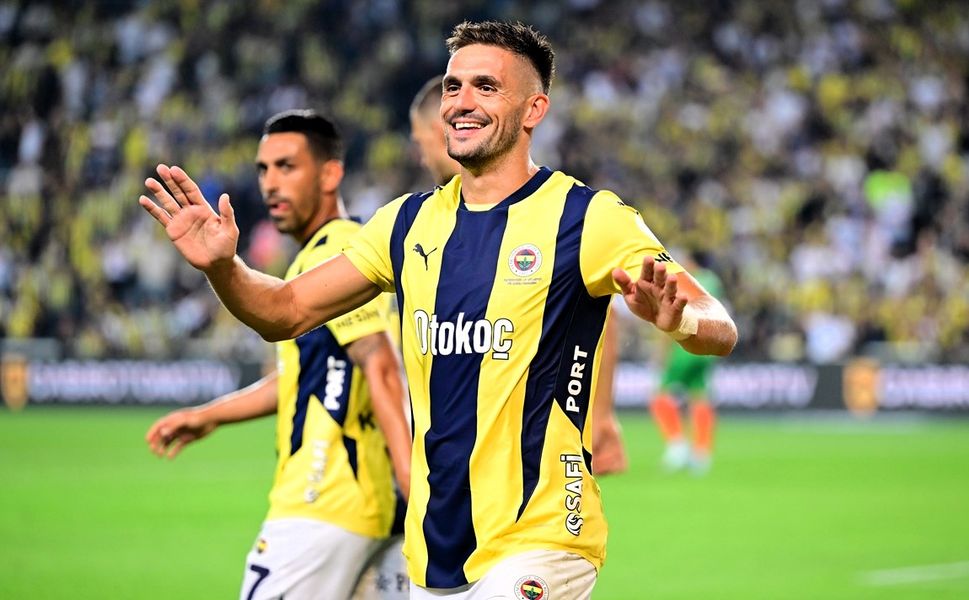 Tadic ve Dzeko ikilisi Fenerbahçe'ye galibiyeti getirdi